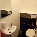 Hotel 105