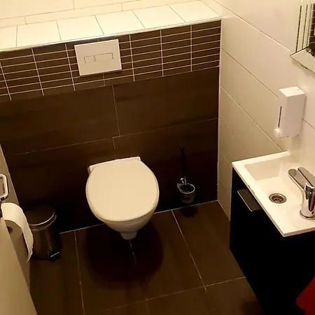 105 Szálloda *