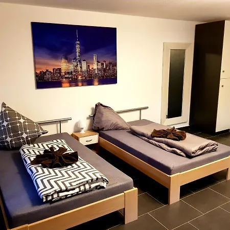 Hotel 105