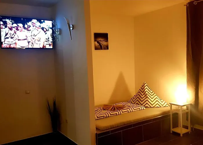 Hotel 105