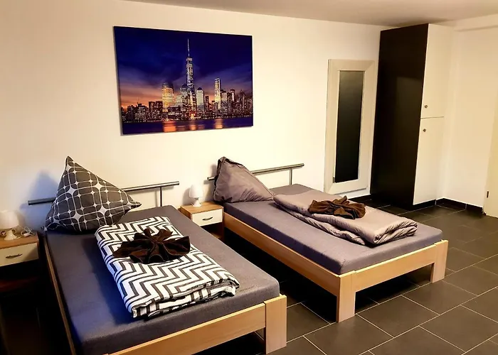 Hotel 105