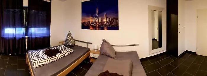 Hotel 105 *