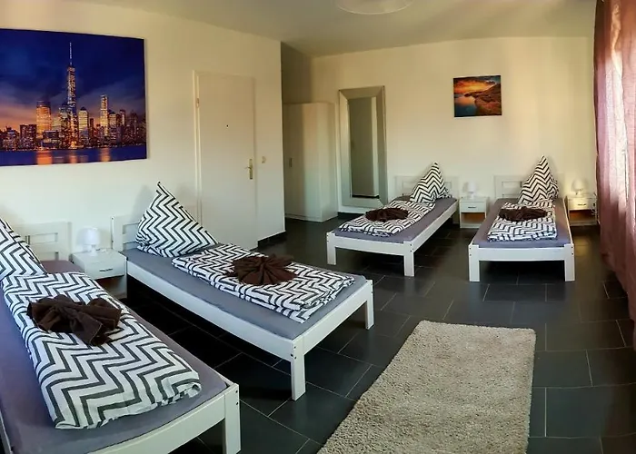 Hotel 105